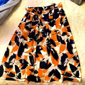Cute mid skirt from banana republic size 0